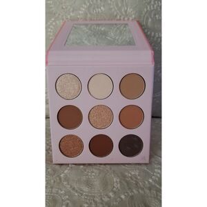 Doll 10 Beach Please, talc free eyeshadow pallette.